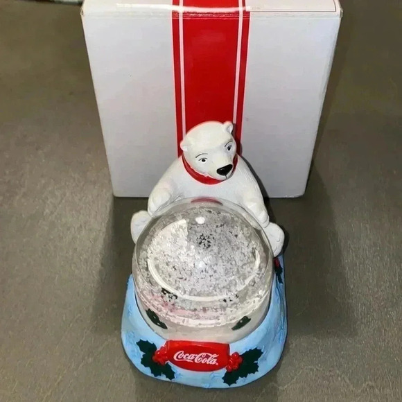 COCA Cola Snow Globe 2003 Hardees Collectable Holiday Gift Fast Shipping - Picture 7 of 10